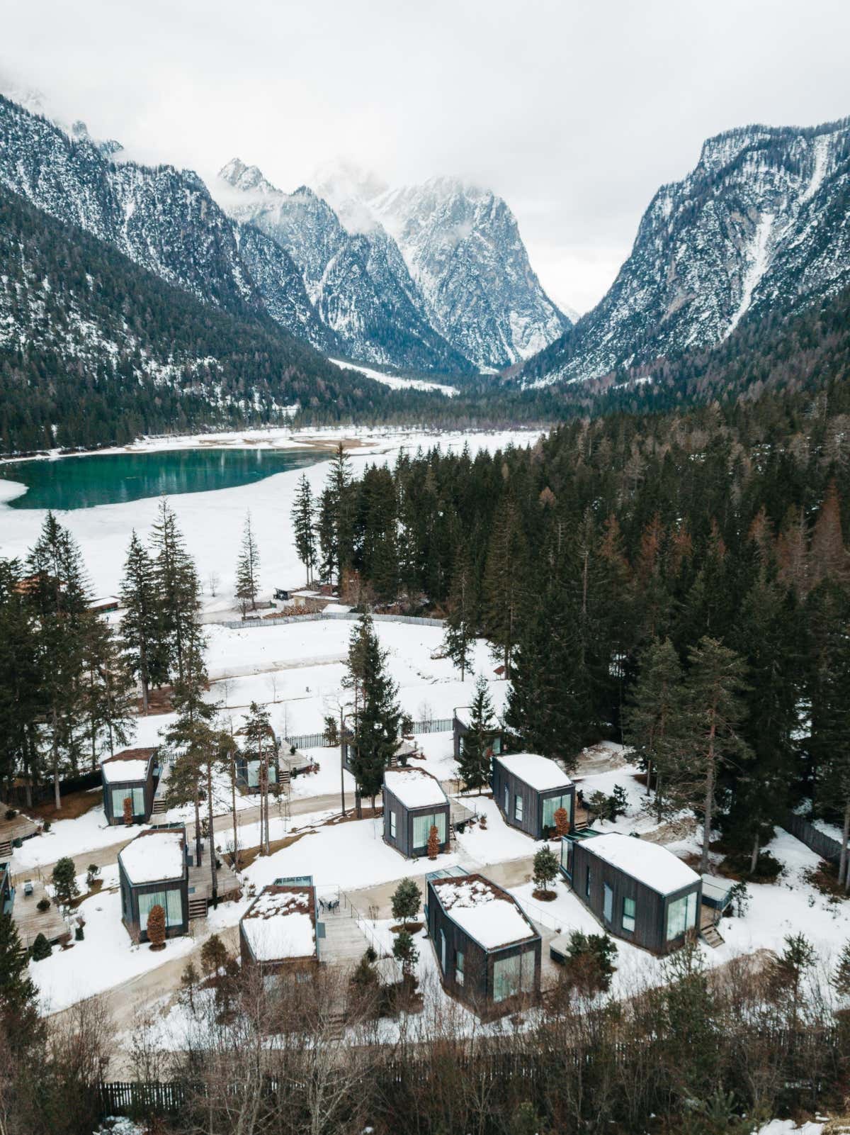 Linee futuristiche che spariscono nella natura della Val Pusteria